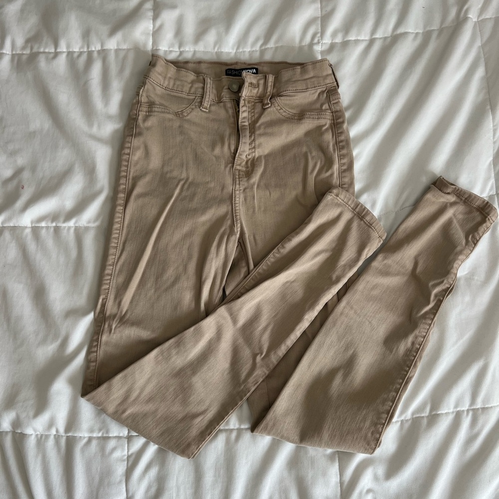 FORM FITTING FASHION NOVA JEANS (size: women’s small / US 3)